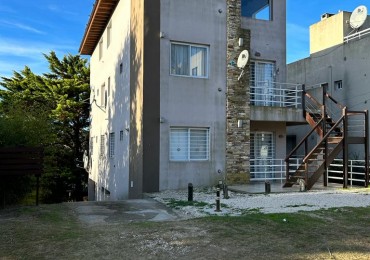 Departamento a la Venta en Primer Piso con Cochera y Parrilla en Mar de Ostende, a Minutos de Pinamar - ¡A Pasos de la Playa!