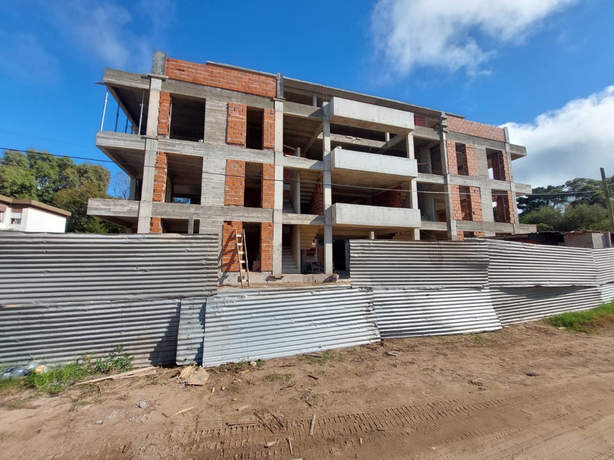 OPORTUNIDAD A DOS CUADRAS DE LA PLAYA- UNICO EN SU DISEÑO Y CON TODOS LOS SERVICIOS 