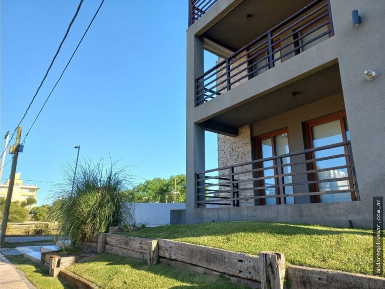 DEPARTAMENTO DE DOS AMBIENTES CON COCHERA Y PARRILLA CERCA DEL MAR