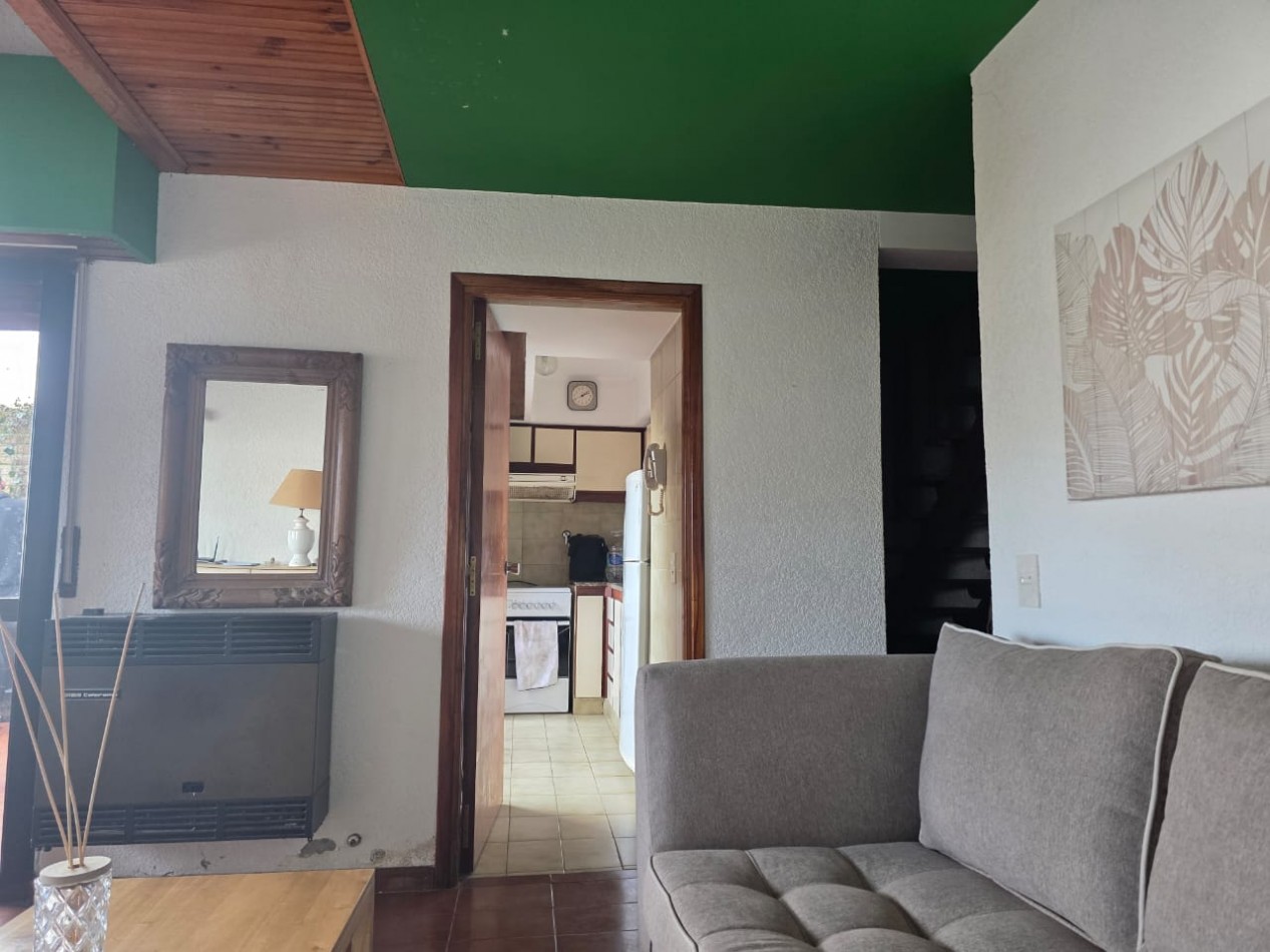DEPARTAMENTO DE DOS AMBIENTES Y MEDIO EN EL CENTRO DE PINAMAR