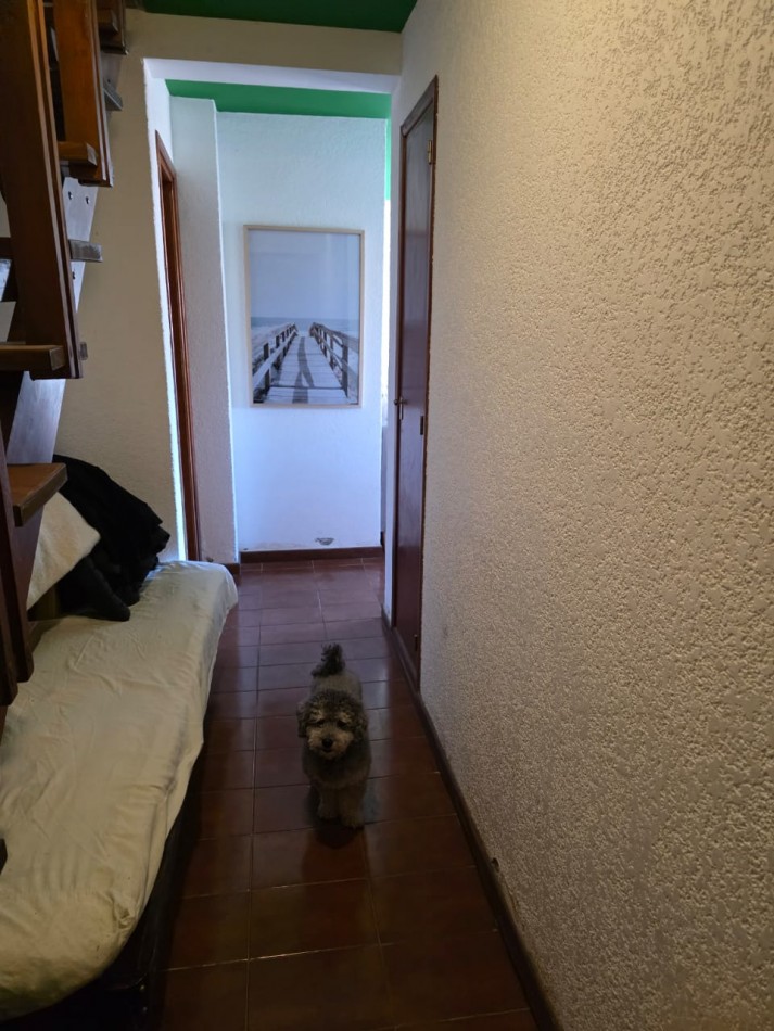 DEPARTAMENTO DE DOS AMBIENTES Y MEDIO EN EL CENTRO DE PINAMAR