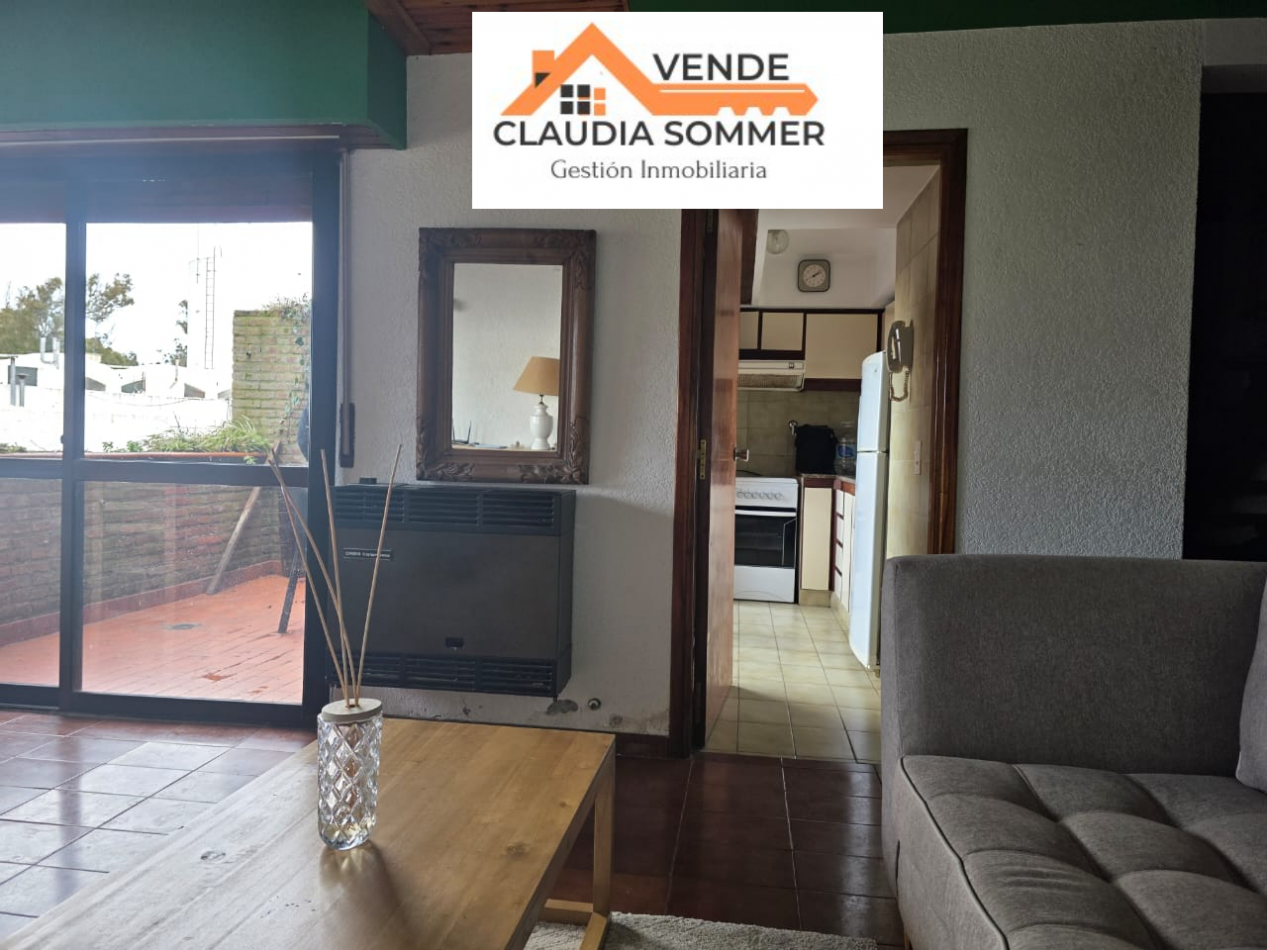 DEPARTAMENTO DE DOS AMBIENTES Y MEDIO EN EL CENTRO DE PINAMAR