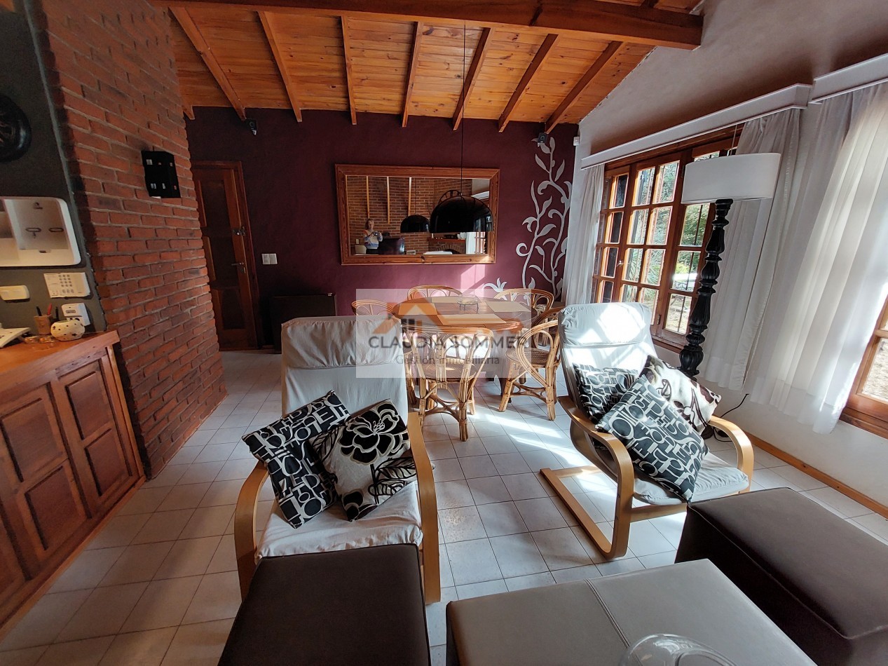 SE VENDE CASA EN CONJUNTO CON UN SEGUNDO LOTE LINDERO