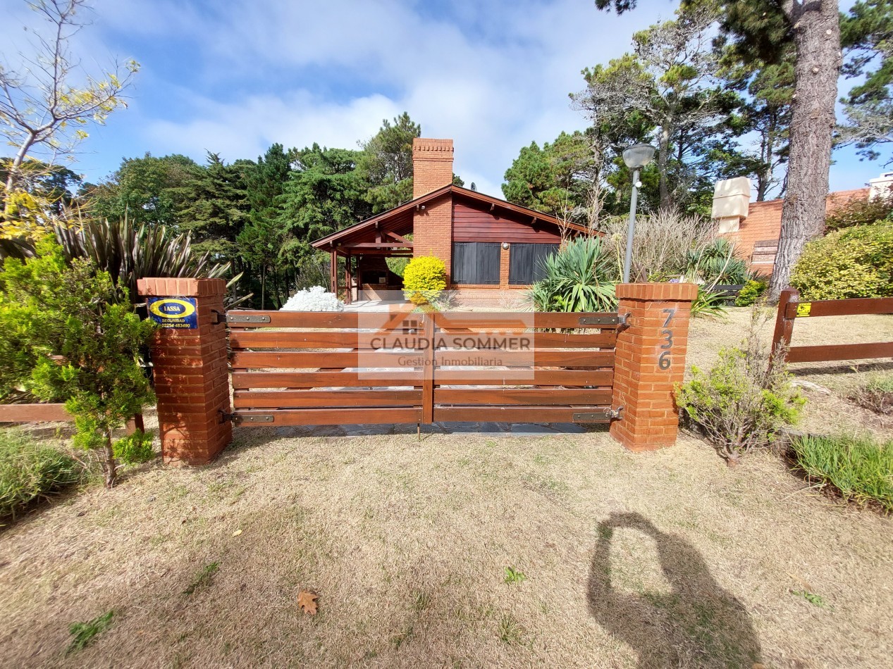 SE VENDE CASA EN CONJUNTO CON UN SEGUNDO LOTE LINDERO