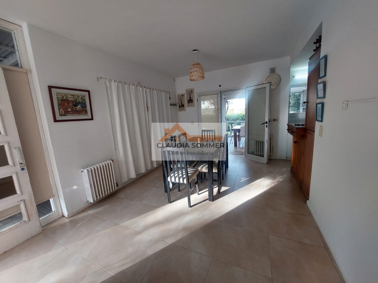 COMPLEJO TRIDENTE: COMODO TRIPLEX CON PATIO, PARRILLA,COCHERA, PARQUE Y PISCINA.