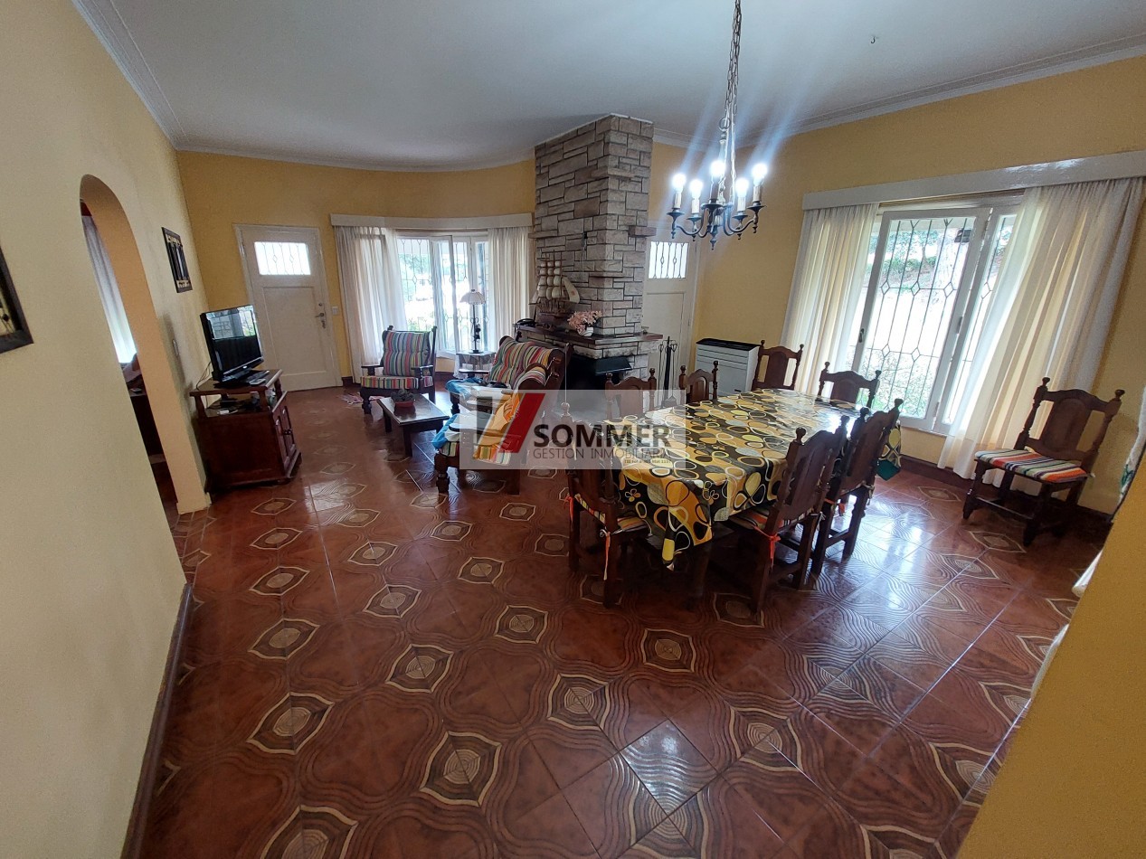 CASA TRADICIONAL CON PISCINA A DOS CUADRAS DEL MAR- Pinamar Sur-
