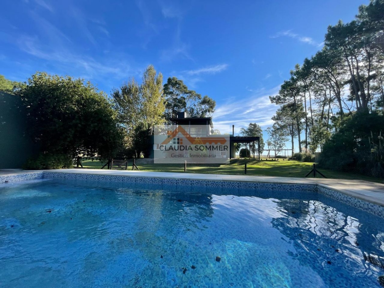 EN VENTA CASA SOBRE LOTE DE 2.000 METROS