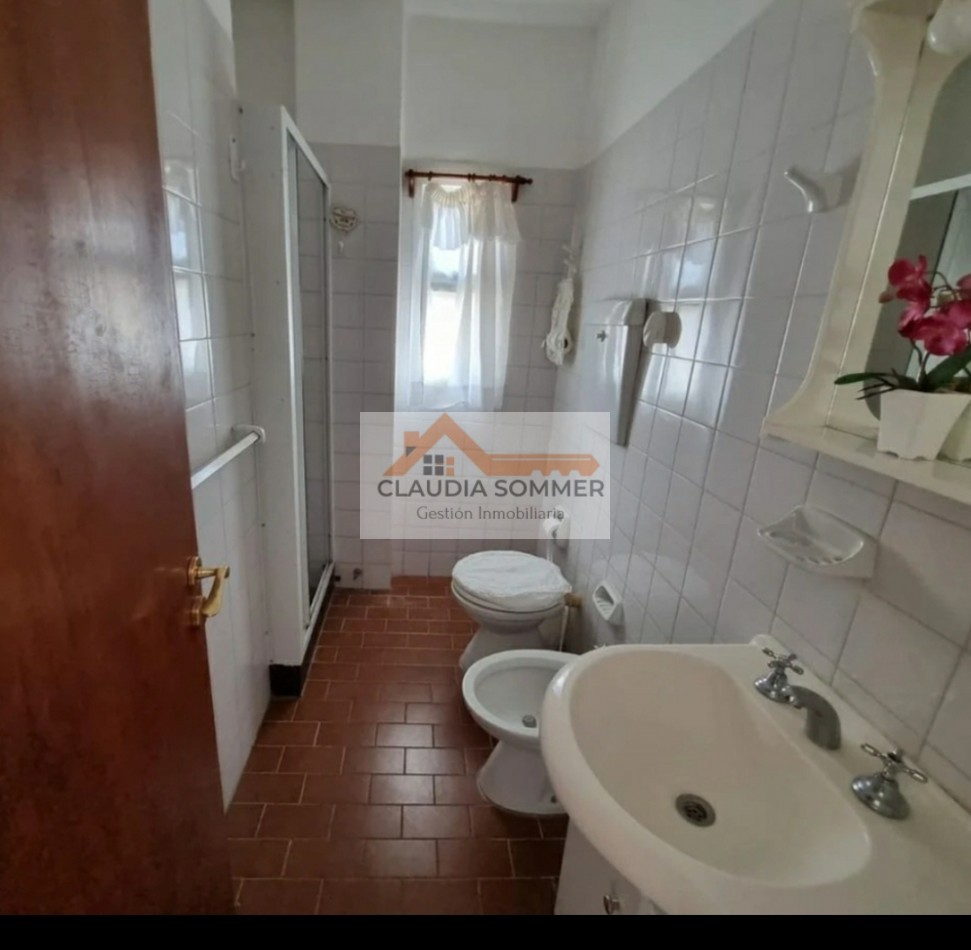 DEPARTAMENTO DE DOS AMBIENTES A METROS DEL MAR Y CERCA DEL CENTRO DE PINAMAR