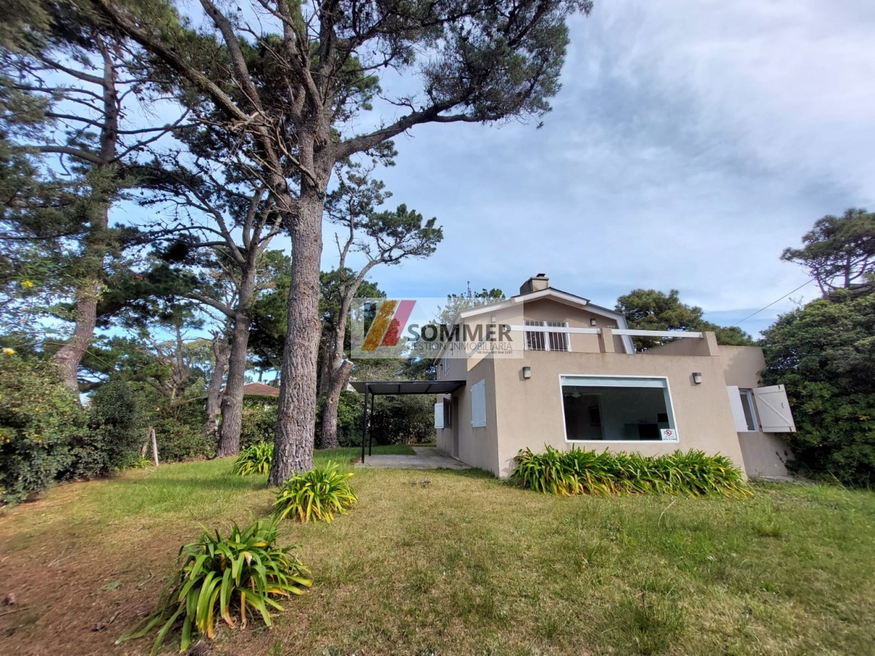 CASA EN VENTA EN PINAMAR NORTE A DOS CUADRAS DE LA PLAYA