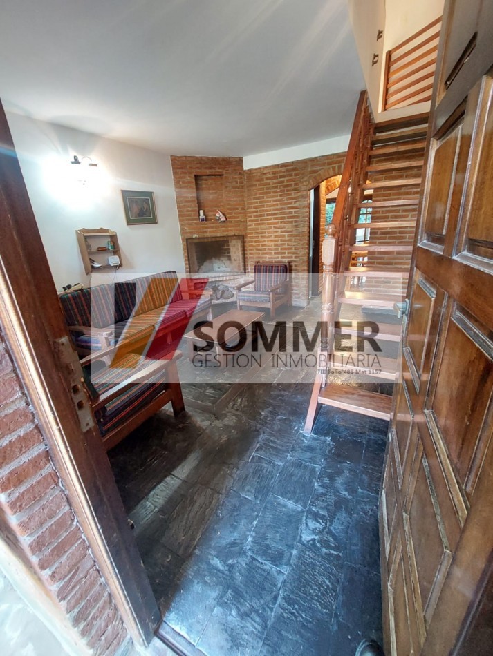 DUPLEX DE TRES AMBIENTES A 50 METROS DE LA AV. COSTANERA