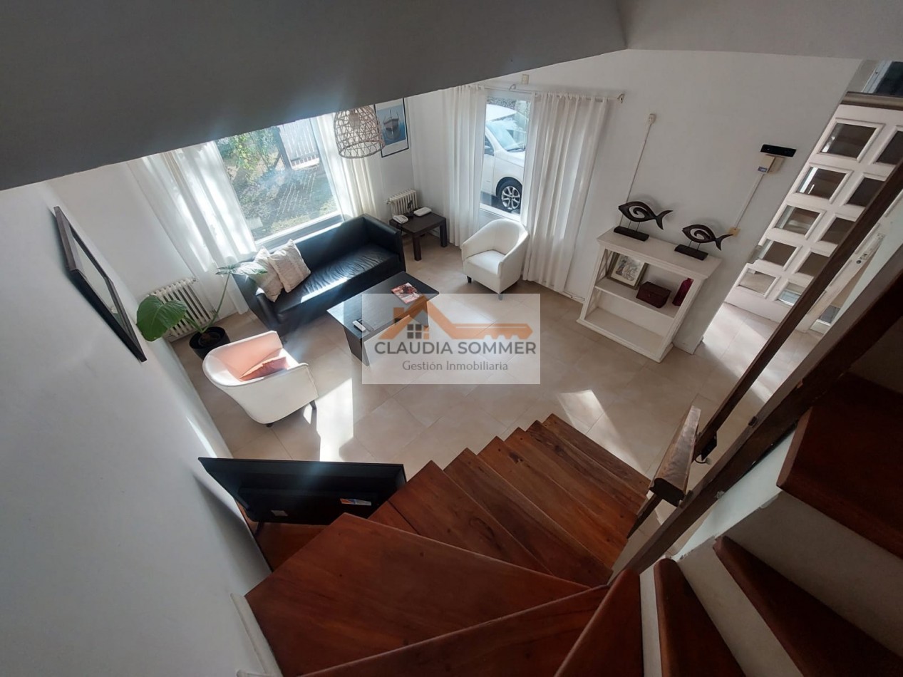 COMPLEJO TRIDENTE: COMODO TRIPLEX CON PATIO, PARRILLA,COCHERA, PARQUE Y PISCINA.