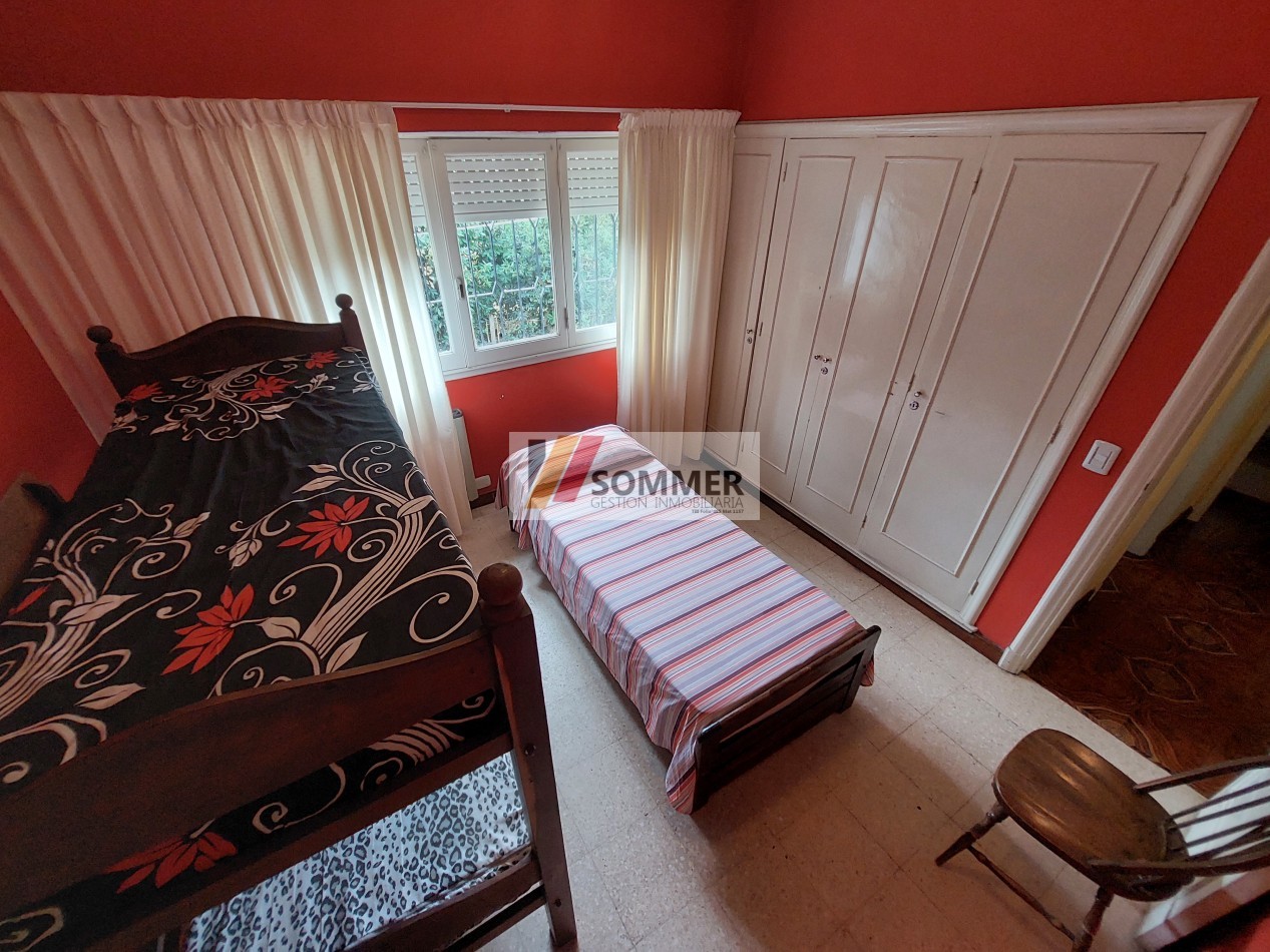 CASA TRADICIONAL CON PISCINA A DOS CUADRAS DEL MAR- Pinamar Sur-