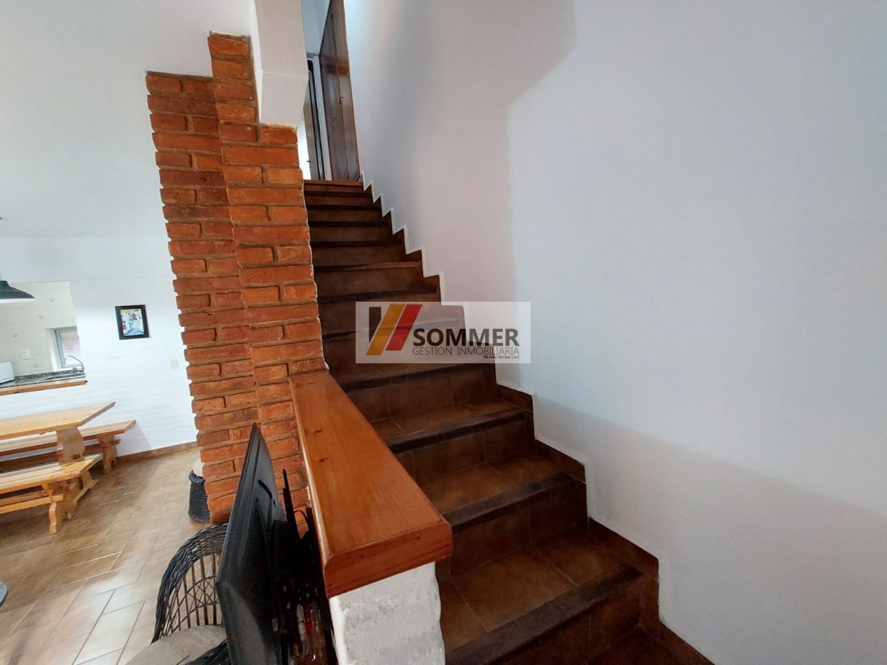 DUPLEX A METROS DEL MAR CON SERVICIOS