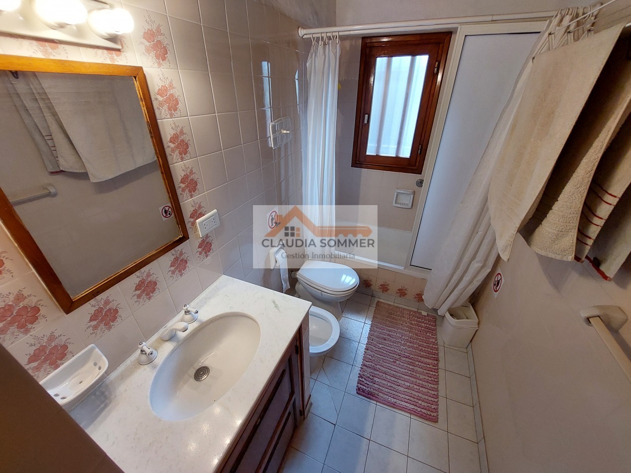 SE VENDE CASA EN CONJUNTO CON UN SEGUNDO LOTE LINDERO