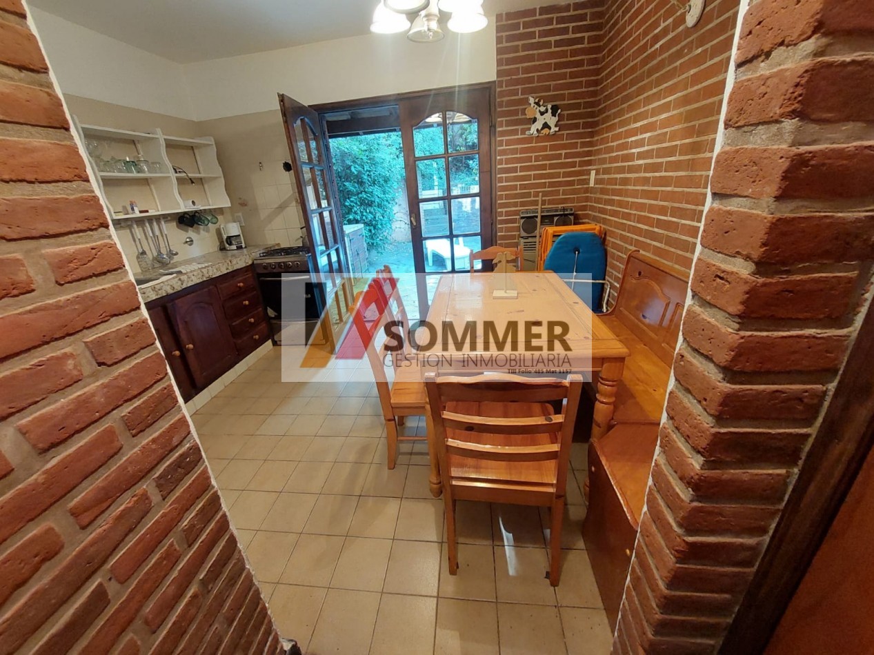 DUPLEX DE TRES AMBIENTES A 50 METROS DE LA AV. COSTANERA