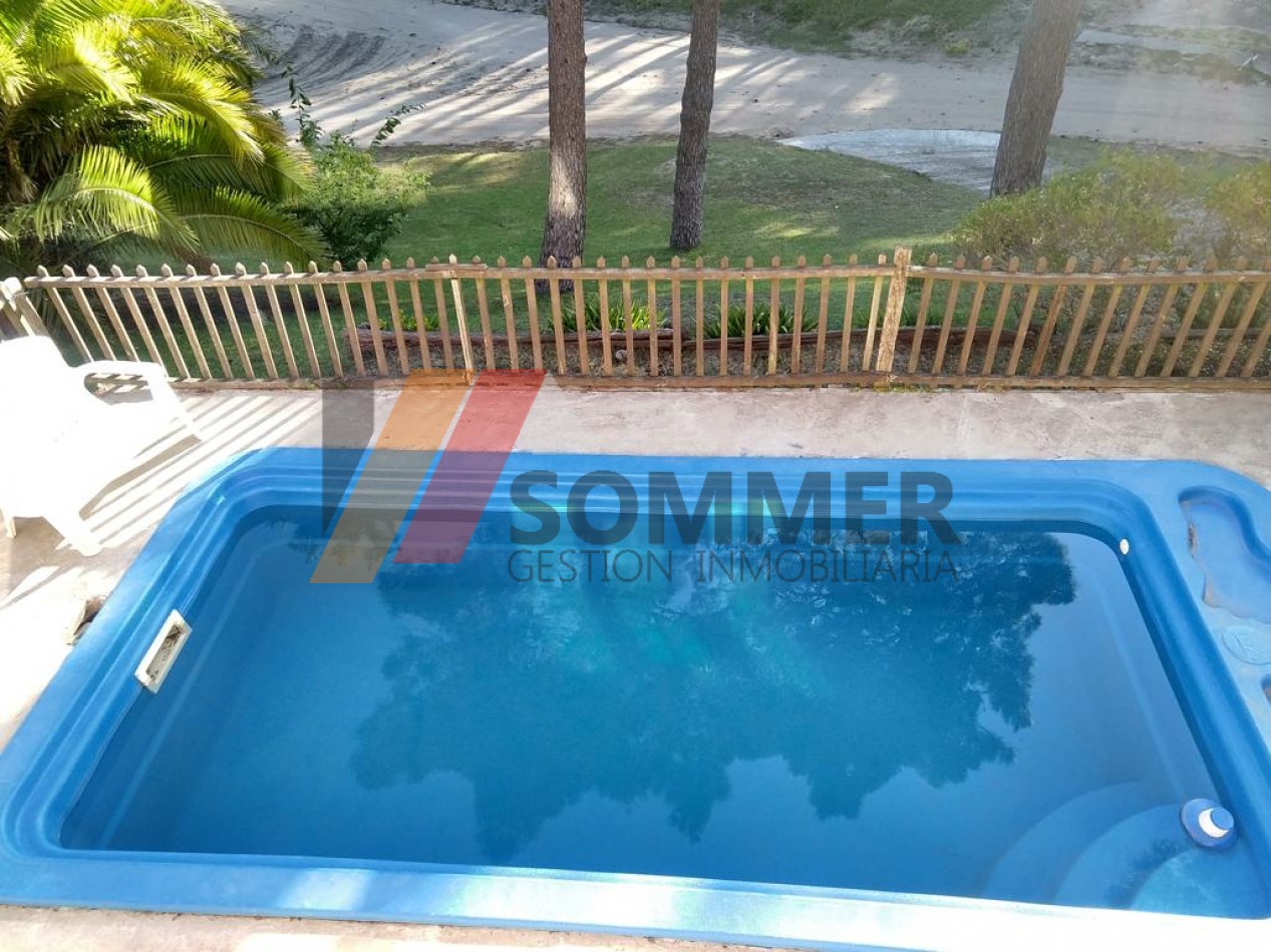 SUPER CHALET CON PISCINA (Pinamar, zona Tridente)