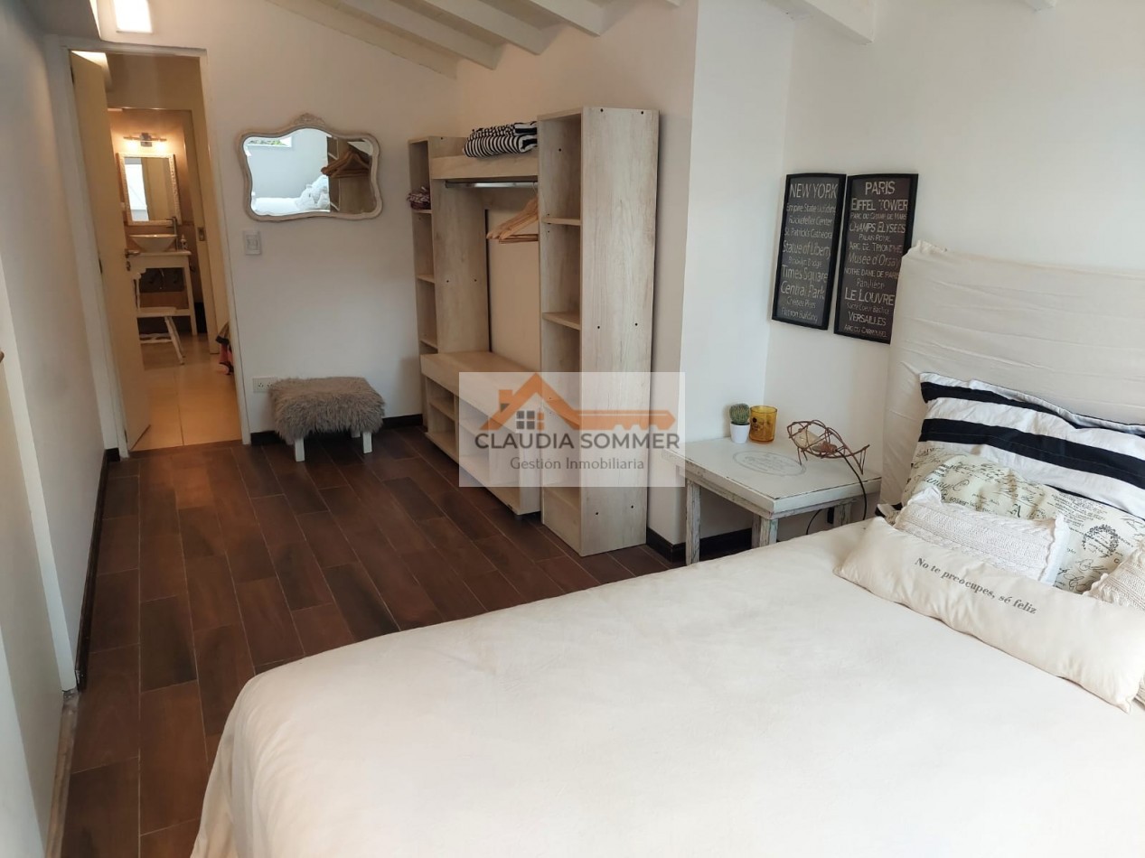 OPORTUNIDAD !! MODERNA CASA EN ESQUINA A METROS DEL CENTRO COMERCIAL GOLF Y DE LA PLAYA 