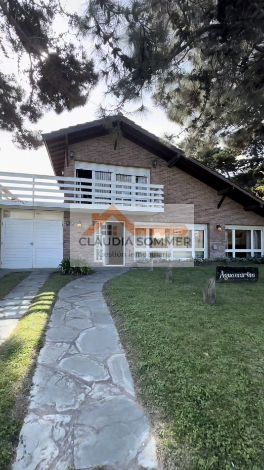 AMPLIA CASA A DOS CUADRAS DEL MAR EN PINAMAR
