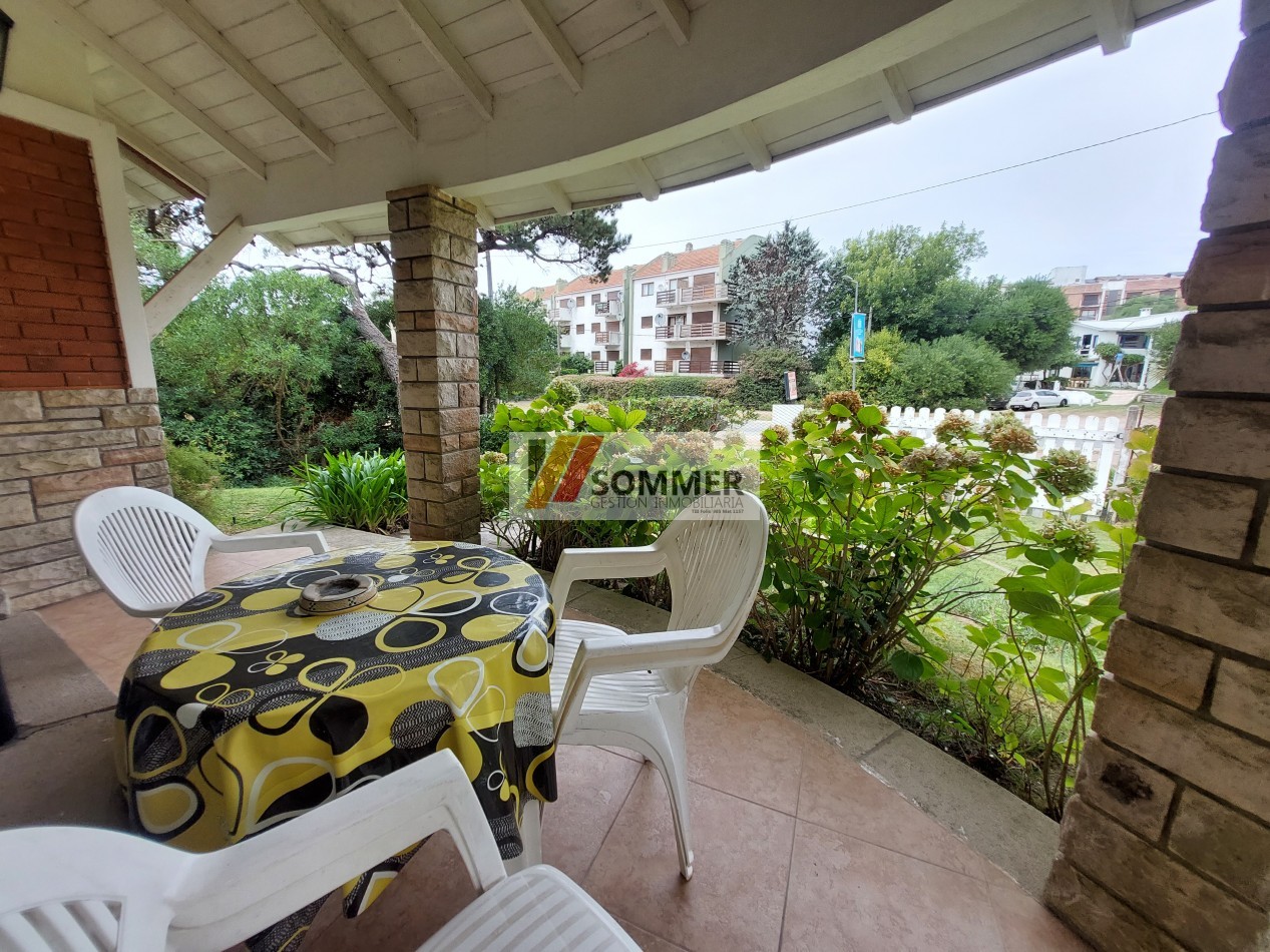 CASA TRADICIONAL CON PISCINA A DOS CUADRAS DEL MAR- Pinamar Sur-