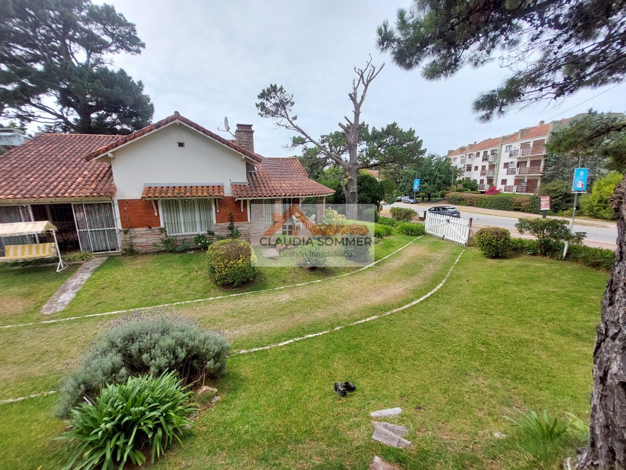 CASA TRADICIONAL CON PISCINA A TRES CUADRAS DEL MAR- Pinamar Sur-