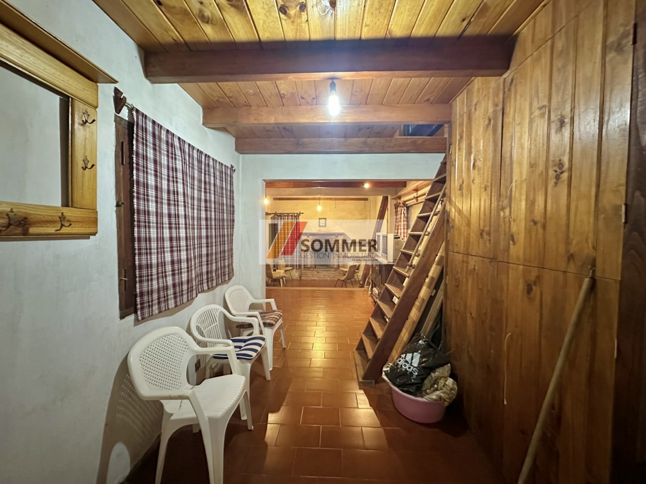 PROPIEDAD TRADICIONAL EN VENTA EN VALERIA DEL MAR: CASA PRINCIPAL Y MONOAMBIENTE AUTONOMO