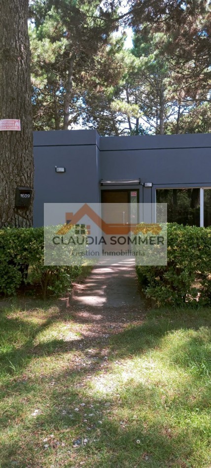 MODERNA CASA EN ZONA DE PINARES