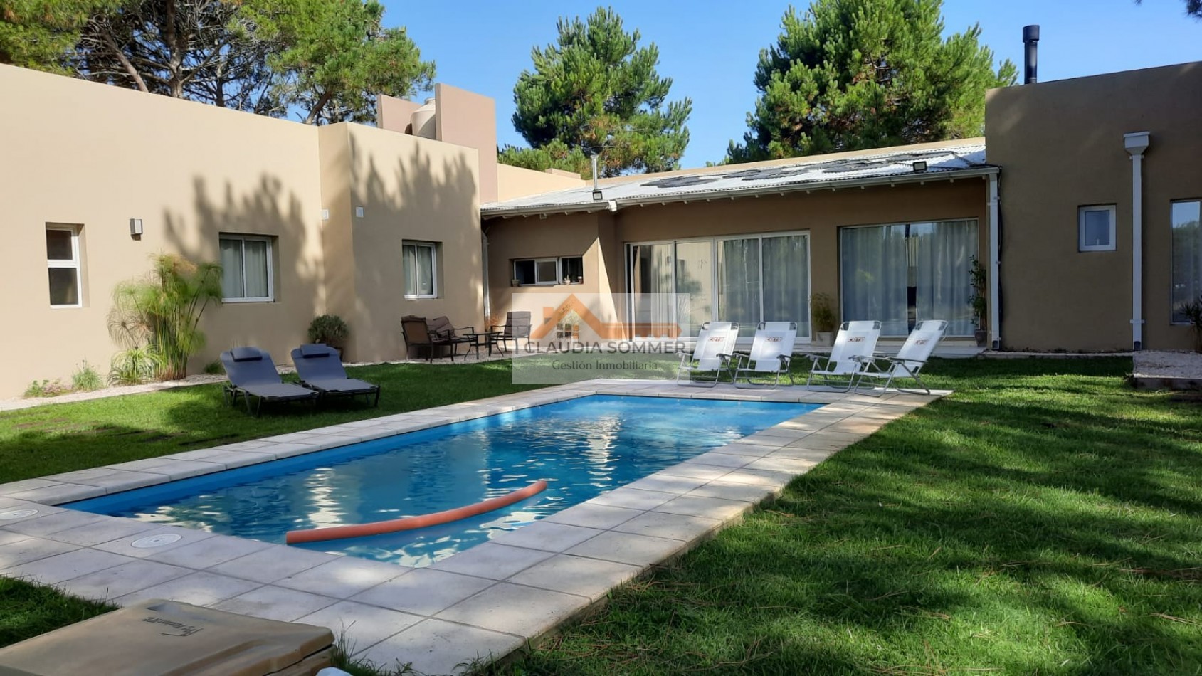 CASA CON PISCINA EN LA HERRADURA- PERMUTA PARCIAL-