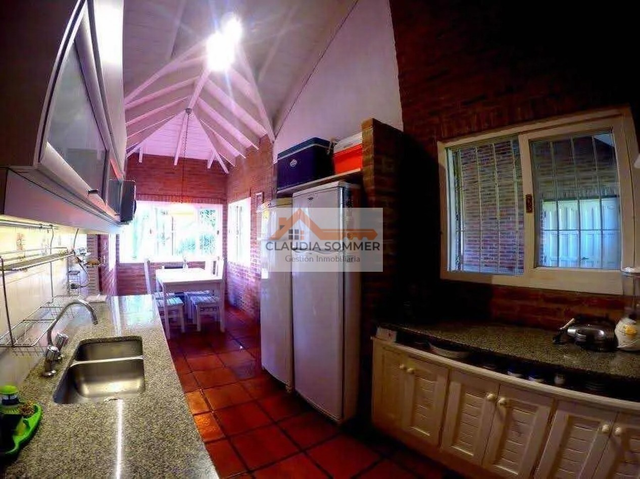 Casa 5 Ambientes En Pinamar Norte A 2 Cuadras Del Mar, Altura Balneario Cr, Acepta Velero Oceanico, O Propiedad En Zona Norte D Bs As (nuñez Hasta Beccar)