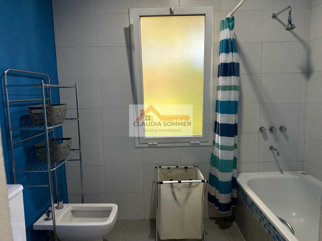 CASA CON PISCINA EN BARRIO PRIVADO