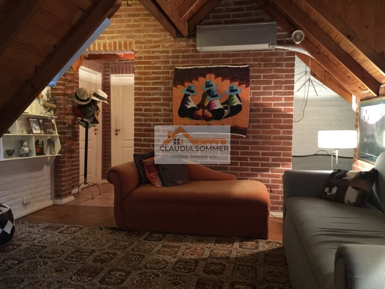 AMPLIA CASA EN VENTA
