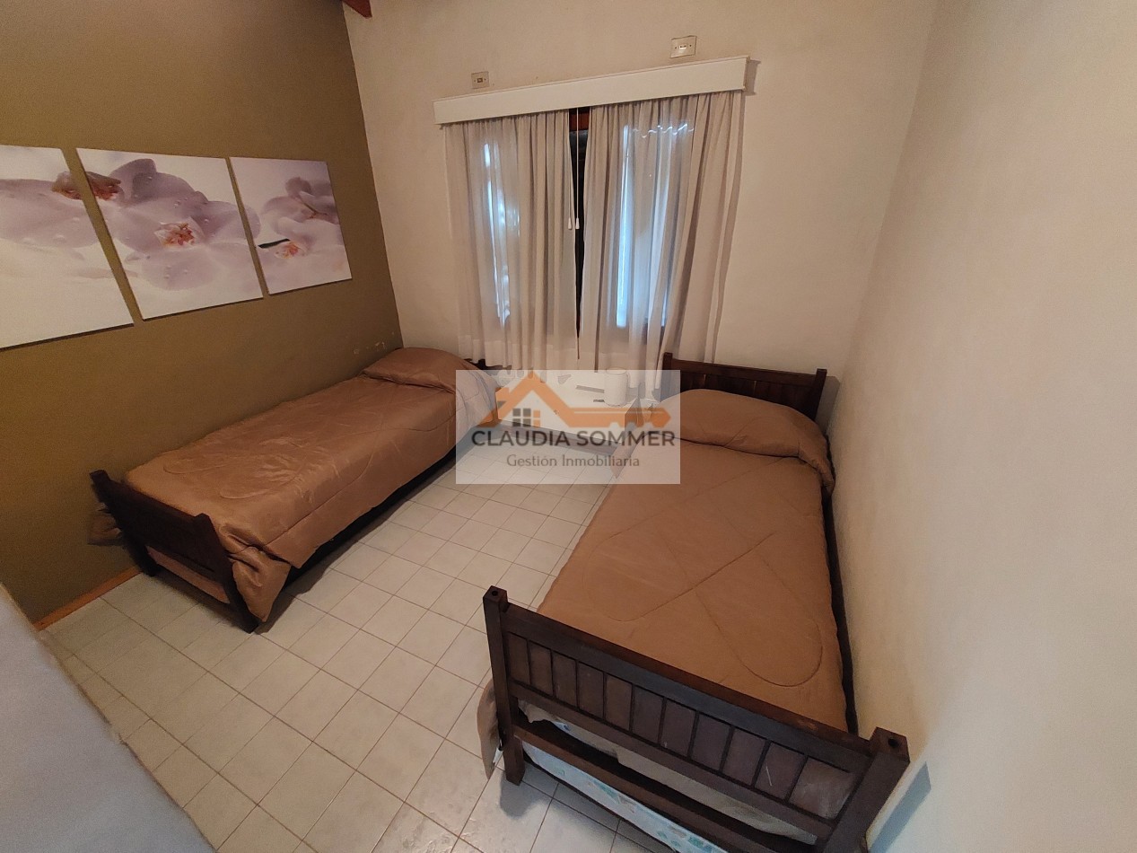 SE VENDE CASA EN CONJUNTO CON UN SEGUNDO LOTE LINDERO