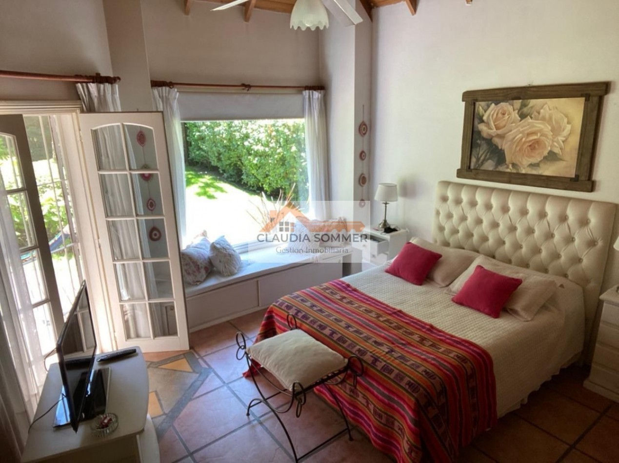 AMPLIA CASA EN VENTA