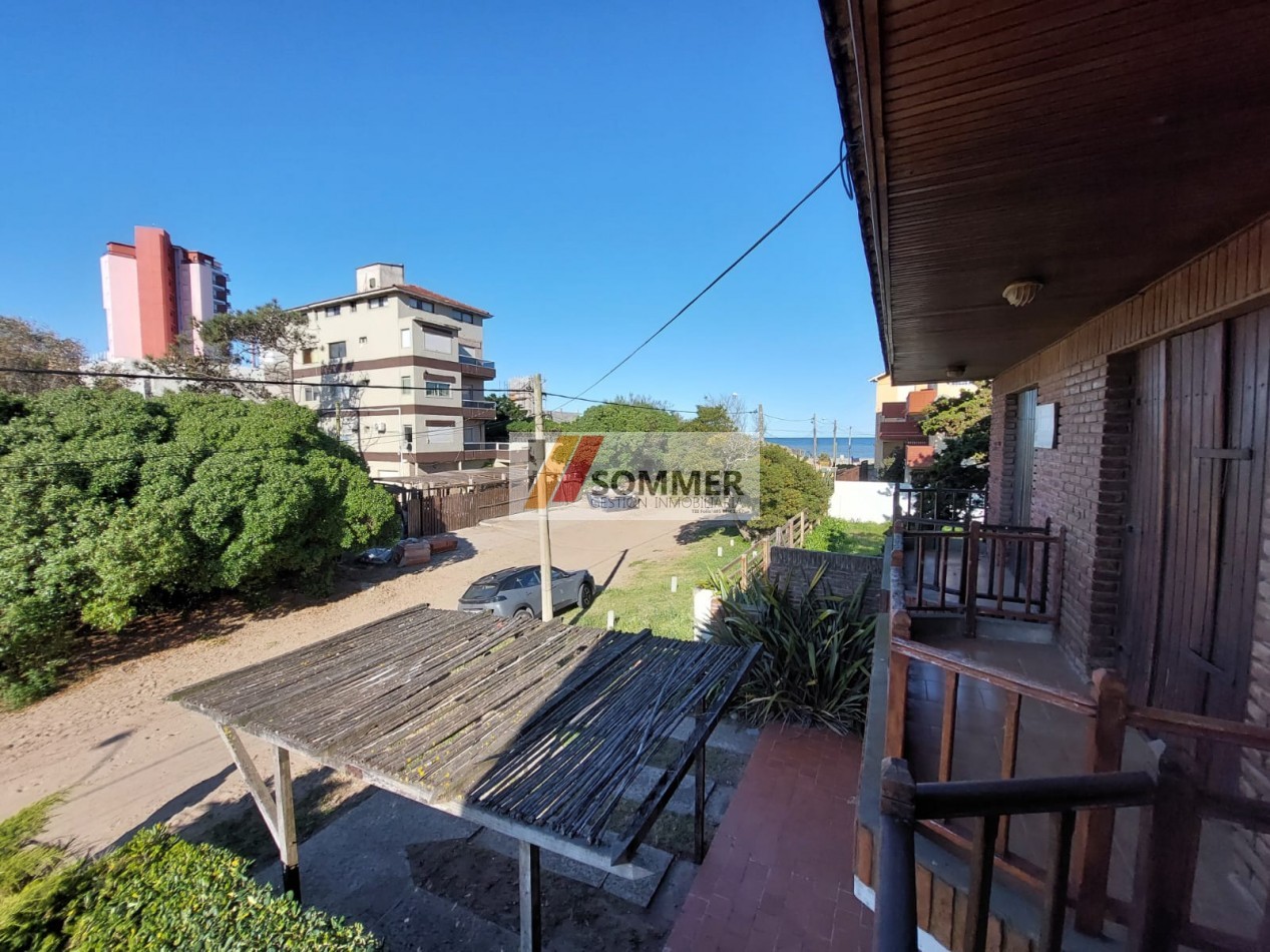 EXCELENTE OPORTUNIDAD DOS DUPLEX UNIDOS A METROS DEL MAR EN VILLA GESELL