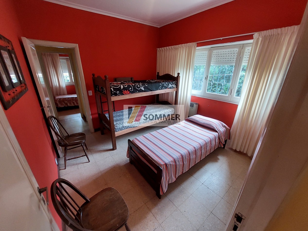 CASA TRADICIONAL CON PISCINA A DOS CUADRAS DEL MAR- Pinamar Sur-