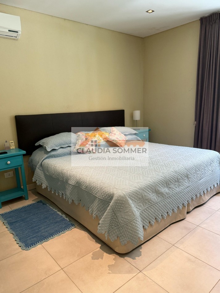 CASA CON PISCINA EN BARRIO PRIVADO