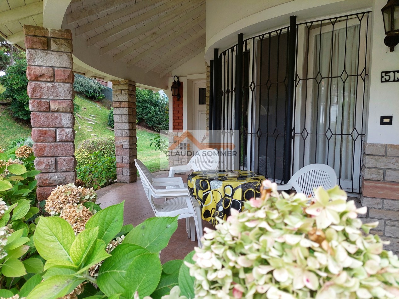 CASA TRADICIONAL CON PISCINA A TRES CUADRAS DEL MAR- Pinamar Sur-