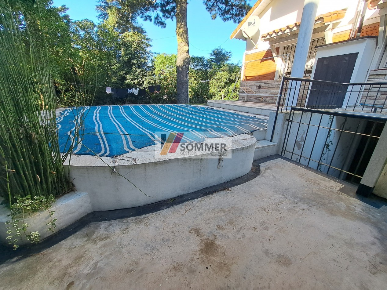 CASA TRADICIONAL CON PISCINA A DOS CUADRAS DEL MAR- Pinamar Sur-