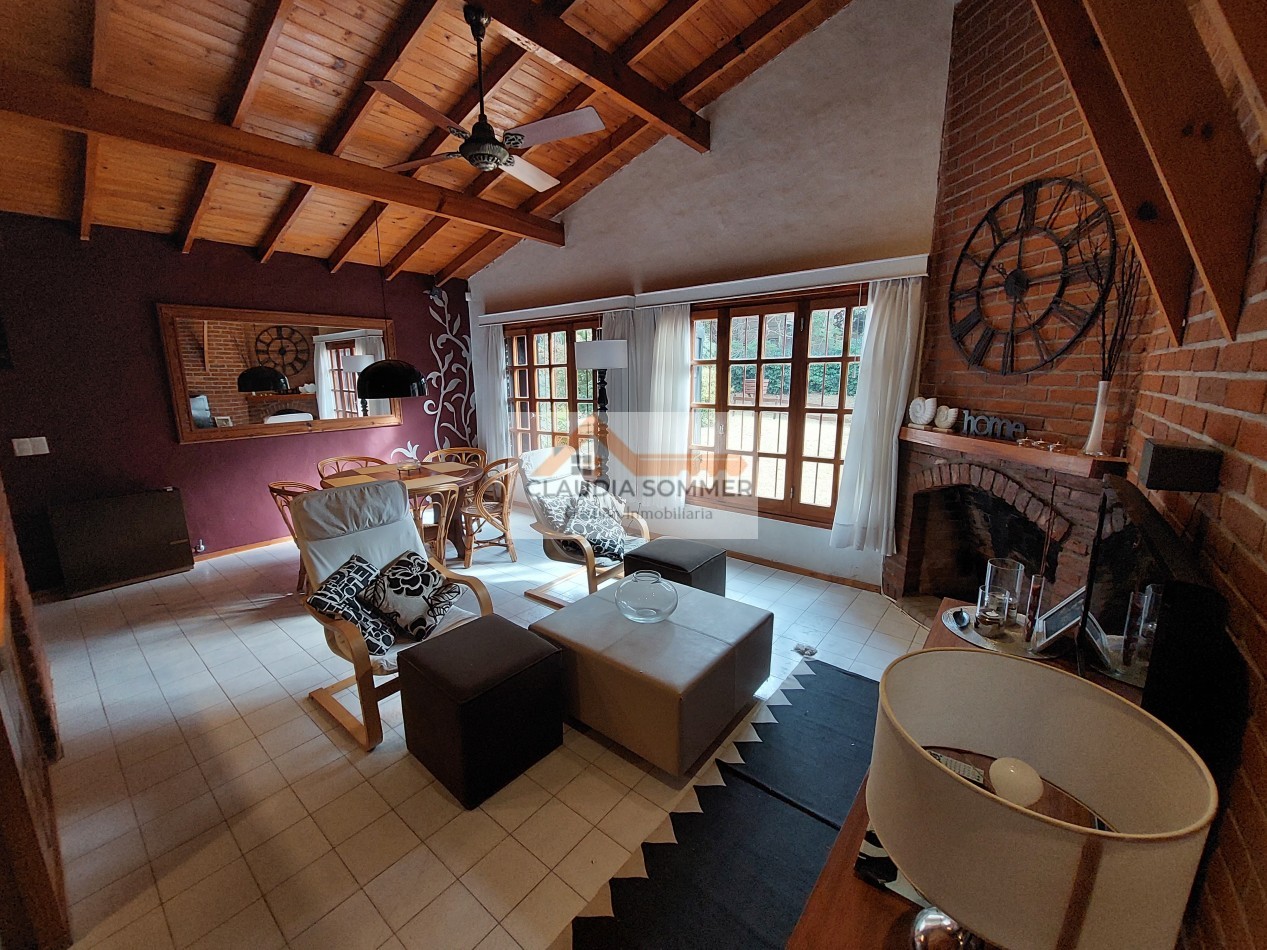 SE VENDE CASA EN CONJUNTO CON UN SEGUNDO LOTE LINDERO