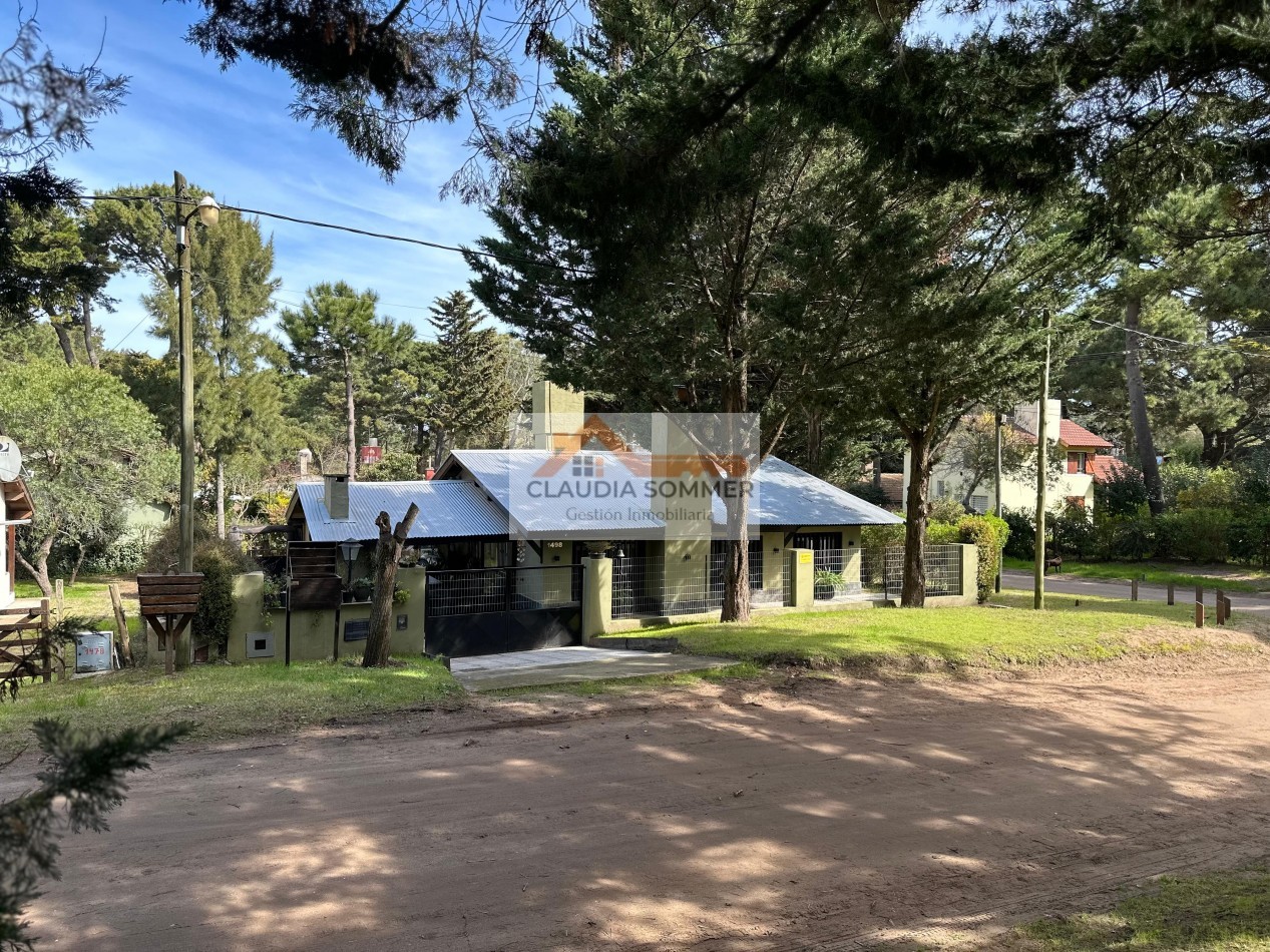 CASA EN VENTA - VALERIA DEL MAR-