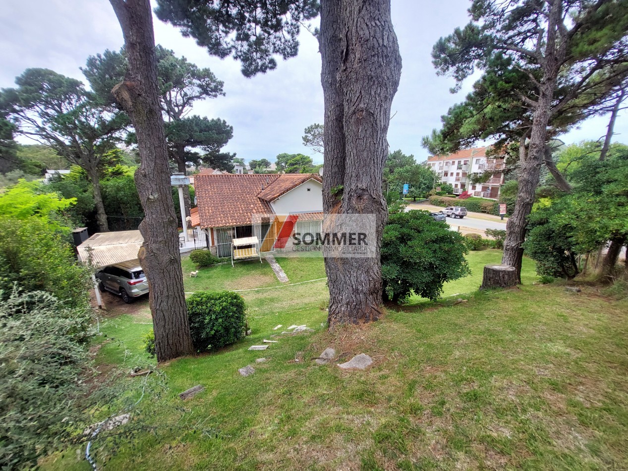 CASA TRADICIONAL CON PISCINA A DOS CUADRAS DEL MAR- Pinamar Sur-