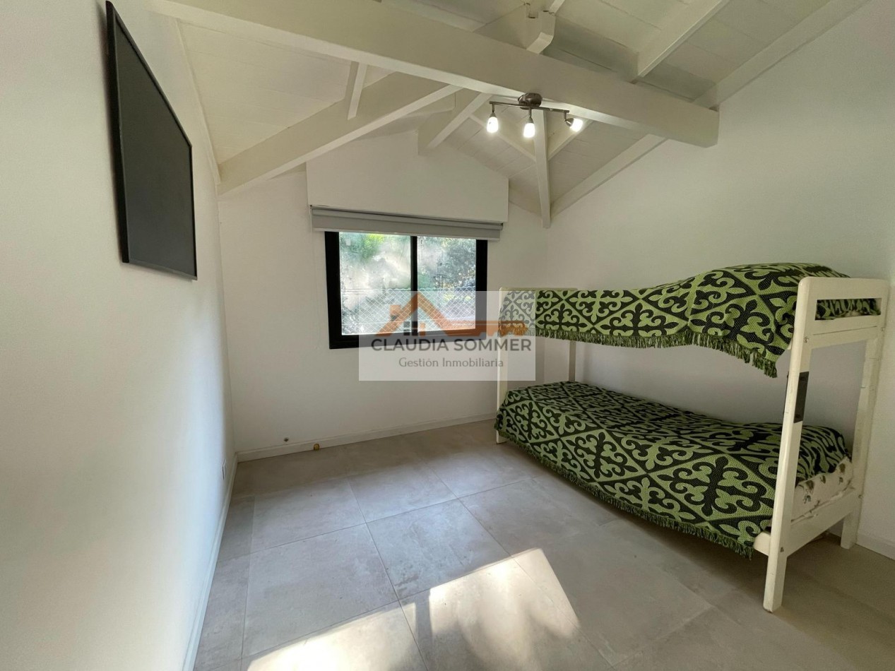 CASA TOTALMENTE RECICLADA