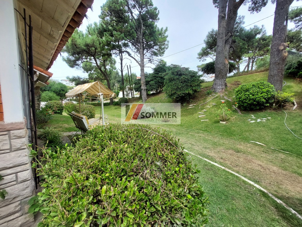 CASA TRADICIONAL CON PISCINA A DOS CUADRAS DEL MAR- Pinamar Sur-