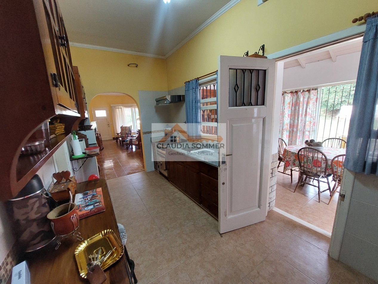 CASA TRADICIONAL CON PISCINA A TRES CUADRAS DEL MAR- Pinamar Sur-