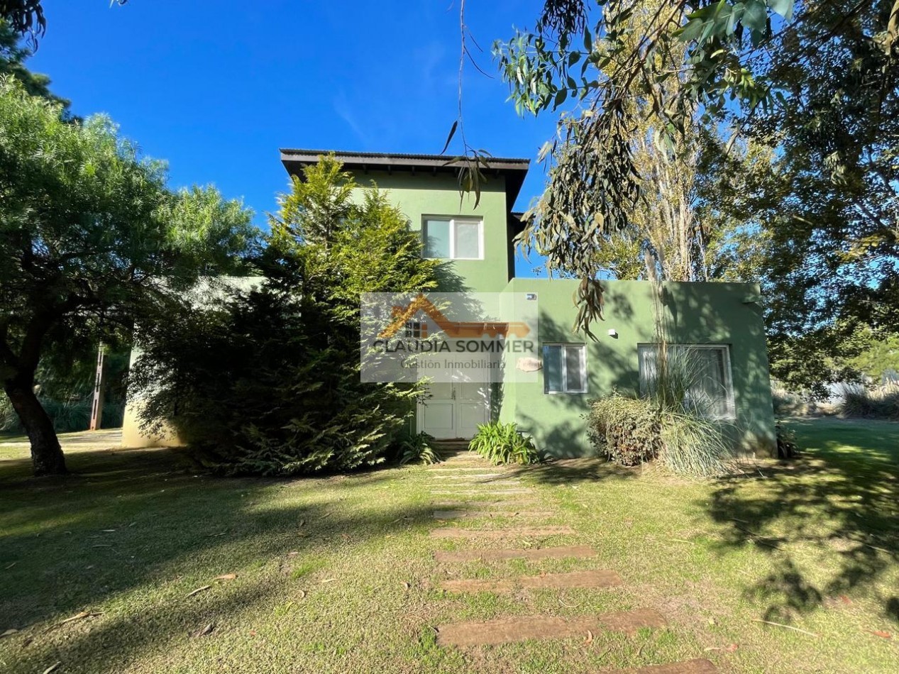 EN VENTA CASA SOBRE LOTE DE 2.000 METROS