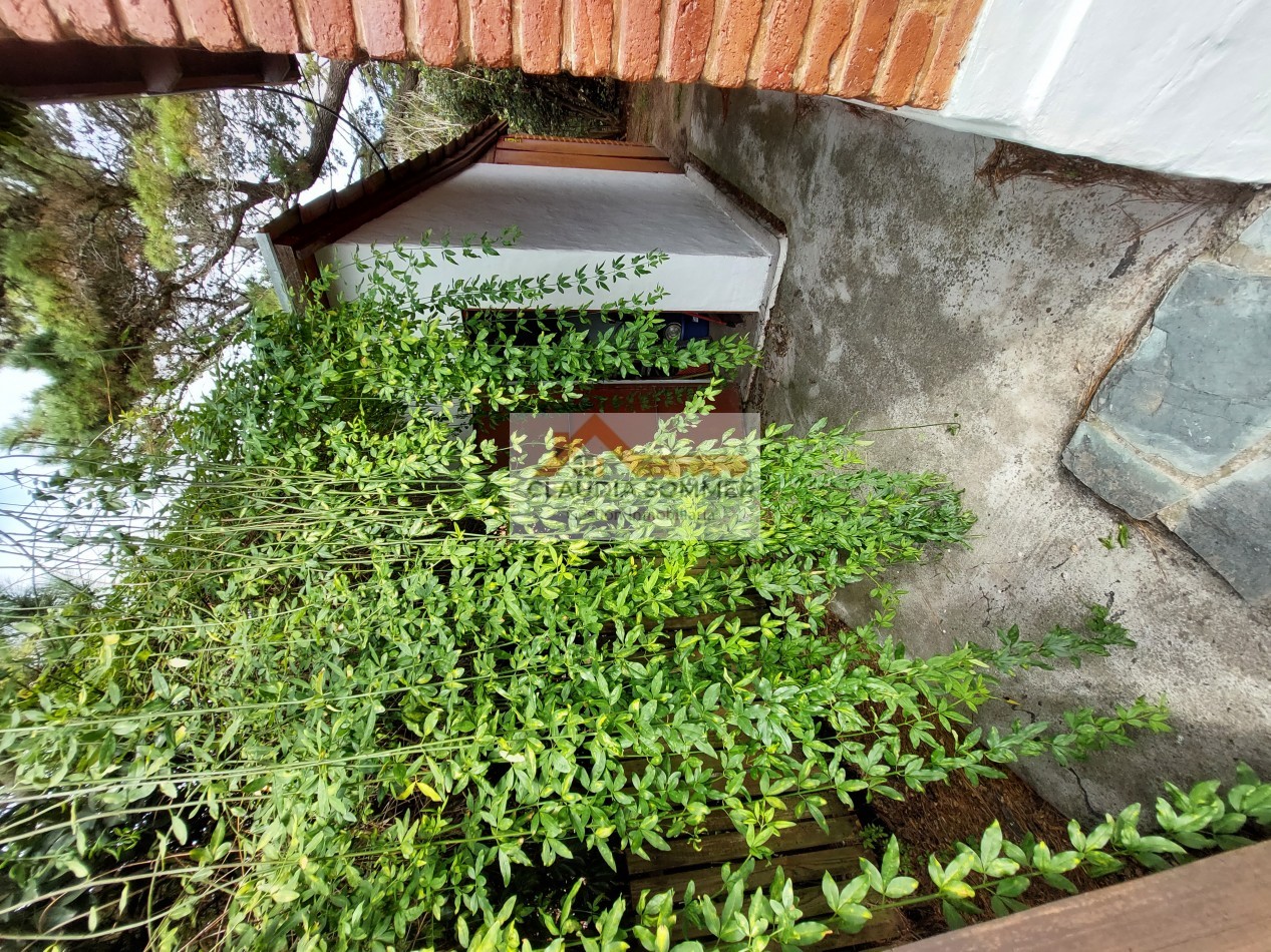 SE VENDE CASA EN CONJUNTO CON UN SEGUNDO LOTE LINDERO