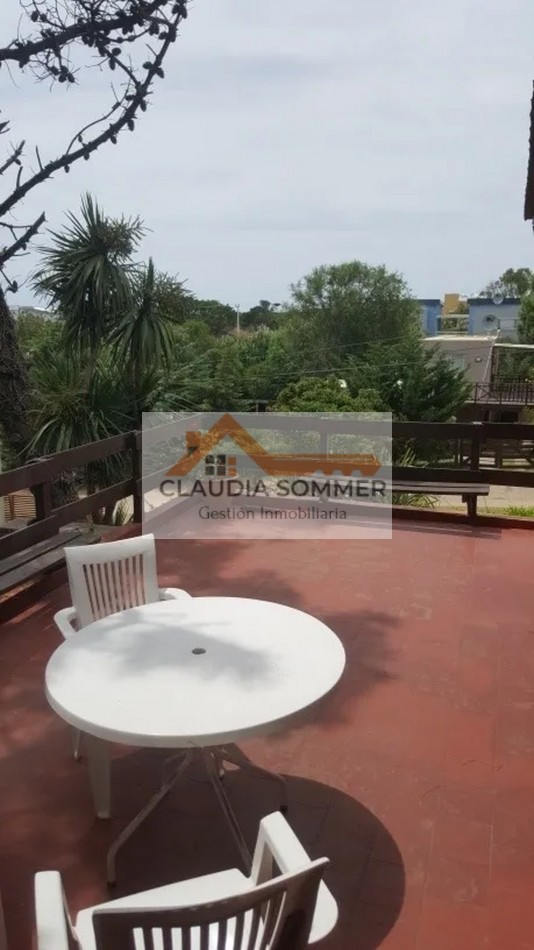 DOS CASAS CERCA DEL MAR