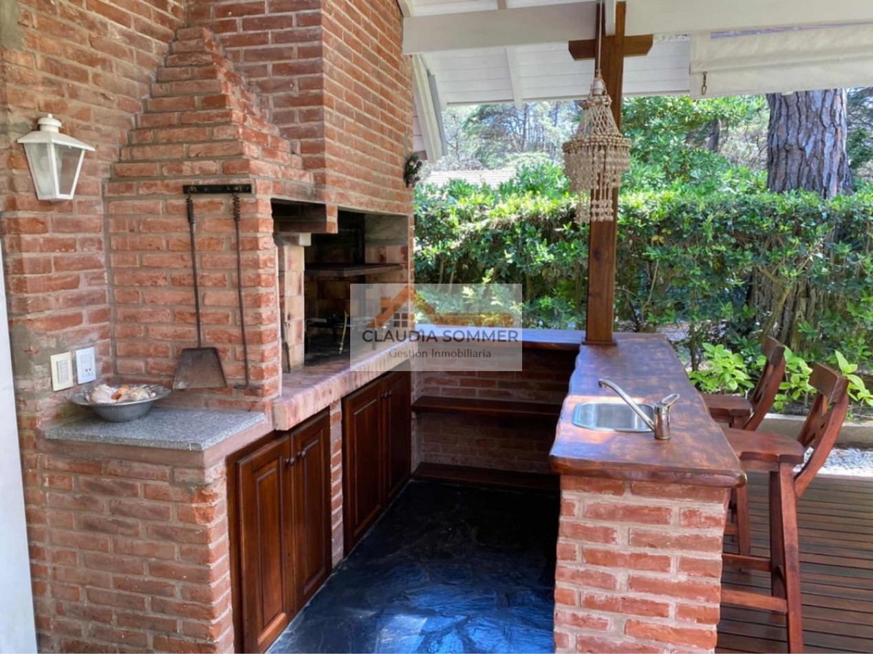 AMPLIA CASA EN VENTA