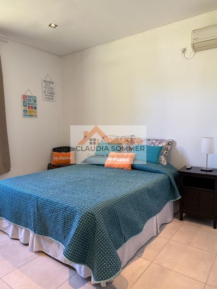 CASA CON PISCINA EN BARRIO PRIVADO