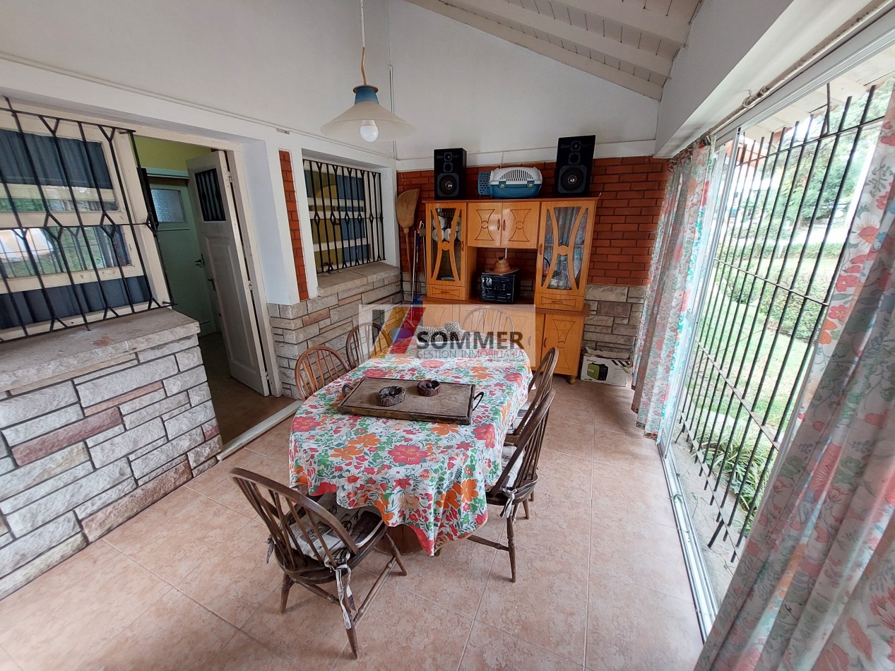 CASA TRADICIONAL CON PISCINA A DOS CUADRAS DEL MAR- Pinamar Sur-