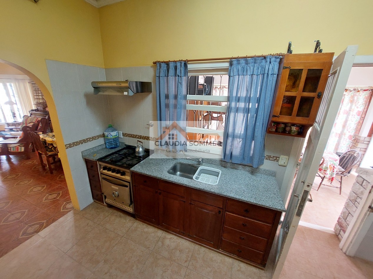 CASA TRADICIONAL CON PISCINA A TRES CUADRAS DEL MAR- Pinamar Sur-